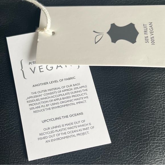 Apple Leather Clutch | Organizer | Black - Picture 6 of 8